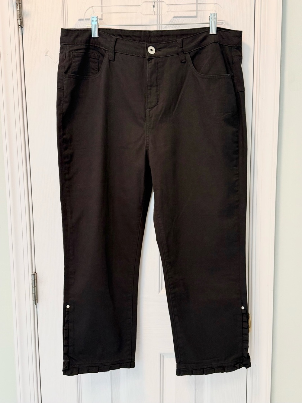 Soft Surroundings Black Capri 16P cotton grandmacore normcore